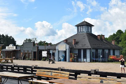 Wyrzeźbione Miasto (rzeźby nad Jeziorem Magistrackim)